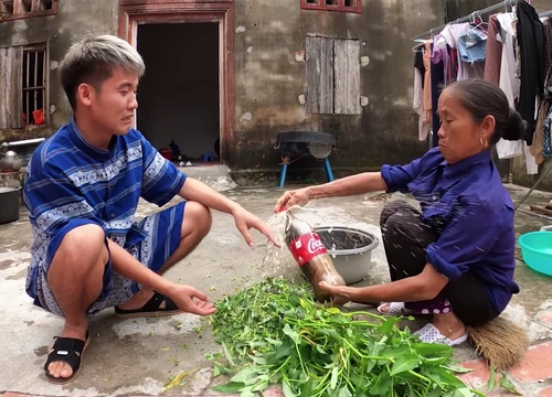 Trong khi thế giới rần rần chống lãng phí đồ ăn thì các con của Bà Tân Vlog mang đi nghịch và trêu nhau?