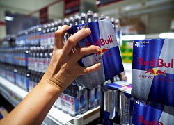 Trước khi bị người Thái tẩy chay, Red Bull trở thành thương hiệu nổi tiếng và tạo ra các tỷ phú như thế nào?