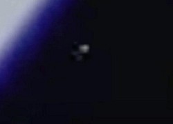 UFO xuất hiện ngay sau lưng các phi hành gia trên trạm ISS?