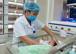 Bé sơ sinh ngừng tim được cứu khỏi cơ sở nạo phá thai