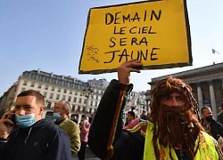 Biểu tình &#8216;áo vàng&#8217; quay trở lại Paris