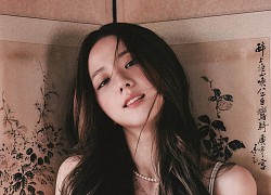 Jisoo (BLACKPINK) được đàn chị Sooyoung khen ngợi khi khoe ảnh tạp chí