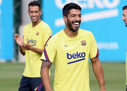 Suarez dứt điểm vọt xà trên sân tập