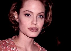 Tại sao trên thảm đỏ hay ở nhà nội trợ, Angelina Jolie vẫn trông giống như một nữ thần?