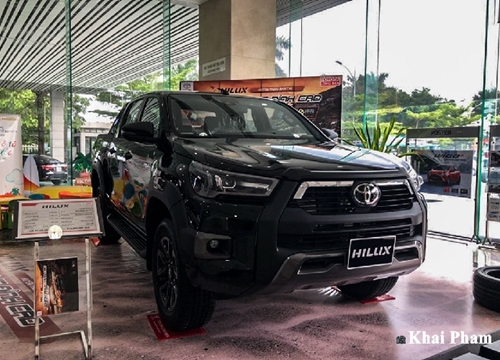 Toyota Hilux 2020 tại Việt Nam có đủ sức "đấu" Ford Ranger?