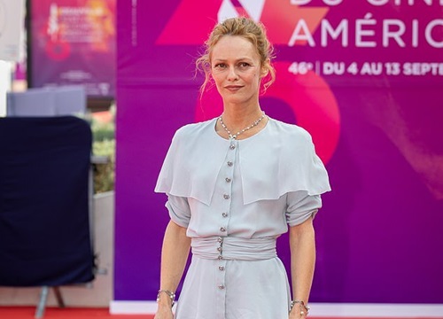 Vanessa Paradis khoe nhan sắc tuổi 48