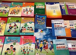 Vì sao có những bộ sách giáo khoa giá "khủng"?