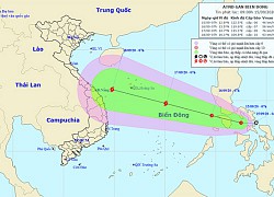 Áp thấp nhiệt đới sắp vào Biển Đông, khả năng mạnh thành bão