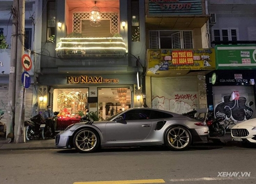 "Chạm mặt" siêu xe Porsche 911 GT2 RS gần 23 tỷ tại Sài Gòn