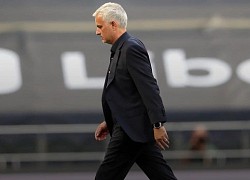 Jose Mourinho đang mạo hiểm với sự nghiệp