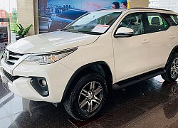 Toyota Fortuner 2020 tại Việt Nam giảm cả trăm triệu "xả hàng"