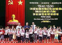 Trao 1.750 suất học bổng cho học sinh Nam Định có hoàn cảnh khó khăn