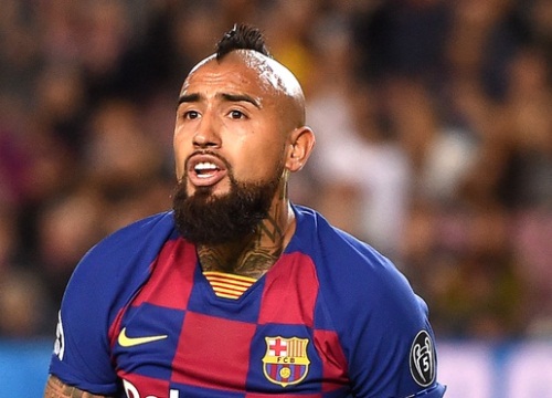 Vidal từ chối nhận lương ở Barca