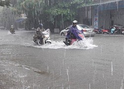 Bão số 5 cách quần đảo Hoàng Sa 540km, liên tục mạnh thêm