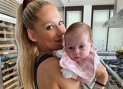 Kournikova khoe ảnh con gái