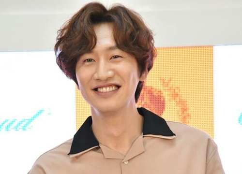 Lee Kwang Soo khiến fan phì cười khi nói: "Thích nhạc ballad buồn nhưng dạo này hay nghe... Overdose của EXO"