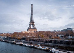 Tháp Eiffel đứng đầu danh sách điểm đến bị phàn nàn