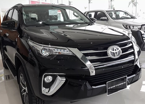 Toyota Fortuner bản full 2.8L 4x4 cũ giảm hơn 230 triệu đồng