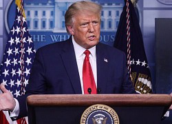 Trump xác nhận nhân viên Nhà Trắng nhiễm nCoV