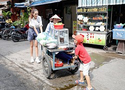 Võ Hoàng Yến gây xôn xao khi bưng mâm bán gỏi cuốn giúp người phụ nữ mang thai nhưng bị chồng bỏ rơi, ôm con ngủ ngoài công viên lạnh lẽo