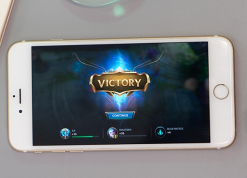 Bất chấp khuyến nghị từ Riot, game thủ vẫn test mượt Liên Minh: Tốc Chiến chỉ với iPhone 6s