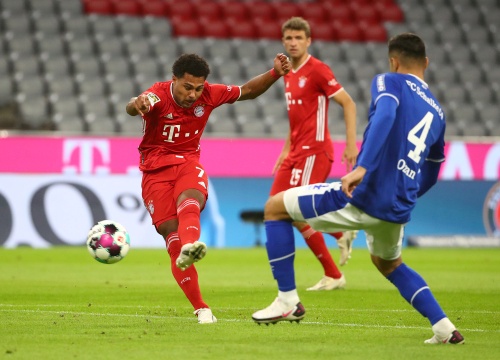 Bayern vùi dập Schalke 8-0 ở trận ra quân Bundesliga