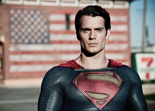 Dù diễn xuất ngày càng đi xuống, Henry Cavill vẫn được Warner Bros. cho đóng tiếp vai Superman trong 6 phim?