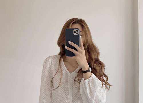 Mùa Thu đến là nhất định phải sắm áo blouse dài tay, nàng nào diện lên cũng xinh "bá cháy"