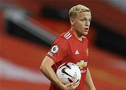 Van de Beek khéo nịnh fan Man United