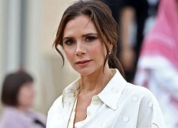 Victoria Beckham dấy lên làn sóng tranh cãi vì đăng ảnh vòng 1 nhạy cảm, động thái của Brooklyn và hôn thê gây chú ý