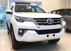 Xả kho, Toyota Fortuner đời cũ giảm giá tới hơn 230 triệu tại Việt Nam có dễ mua?