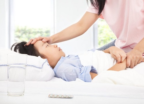 Mắc sốt xuất huyết có thể điều trị tại nhà nhưng dinh dưỡng cần làm theo nguyên tắc sau mới mong hồi phục sớm