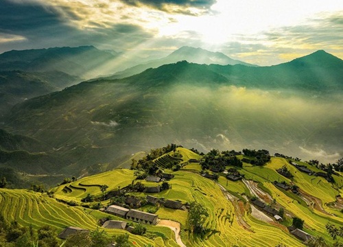 Câu chuyện Bản Phùng