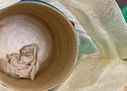 Cửa hàng lên tiếng khi bị tố nhân viên "trả treo, đuổi khách", còn tặng hộp quà xin lỗi có giấy vò nát bên trong