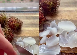 Dân mạng Việt "cạn lời" trước cách một cô bé người nước ngoài ăn chôm chôm, đã vậy còn quay clip hướng dẫn như đúng rồi