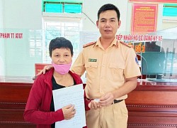 Mất hoa tai và dây chuyền vàng, hơn 1 tiếng sau người phụ nữ được CSGT bàn giao lại