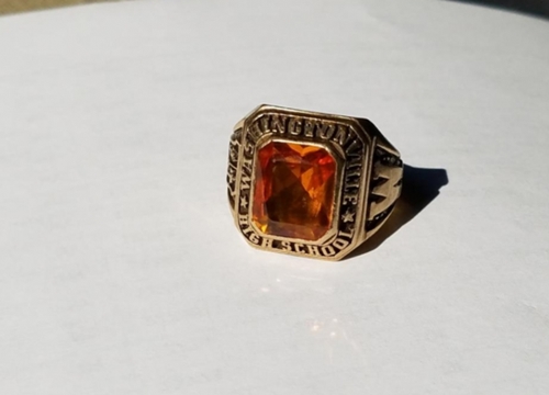 Nhẫn bị mất tìm về với chủ sau gần nửa thế kỷ