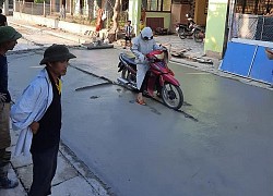 Clip: Người đàn ông phi xe vào đường đang làm, thanh niên chạy ra giúp thì từ chối, tự làm khó mình