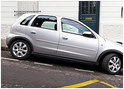 Đỗ xe số tự động đúng cách: Về P rồi kéo phanh tay hay ngược lại?
