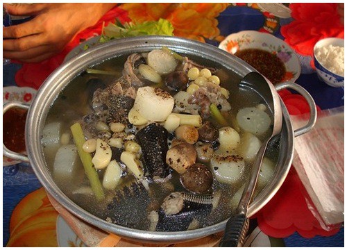 "Lẩu phân bò" món ăn thượng hạng được săn tìm