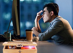 Mỗi tháng đưa 50 triệu nhưng vợ không tiết kiệm được một đồng, tôi thấy khó hiểu cho tới khi nhìn thấy tin nhắn chưa kịp xóa trong điện thoại