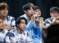 'Vũ điệu rửa tay' lại 'đốt nóng' sân khấu trong chương trình chào năm mới 2021