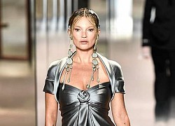 Ái nữ huyền thoại làng mẫu Kate Moss khoe nhan sắc nữ thần ở tuổi 18 khi cùng mẹ lên sàn diễn