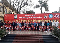 Sướng như sinh viên nông lâm Huế về quê đón tết được ăn sáng, nhận quà