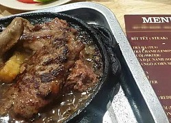 Gọi 1 phần steak tái nhưng đầu bếp mang ra phần cháy đều 2 mặt, khách phàn nàn liền bị chửi "vuốt mặt không kịp"