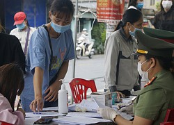 Hải Phòng khẩn cấp dừng các dịch vụ không thiết yếu, tái lập chốt kiểm soát