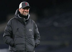 Klopp: 'Liverpool đang cố mua trung vệ'