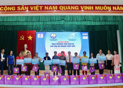 "Tết yêu thương" đến với phụ nữ nghèo