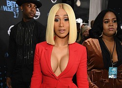 Thời trang khác người của rapper Cardi B khiến fans "đau mắt"