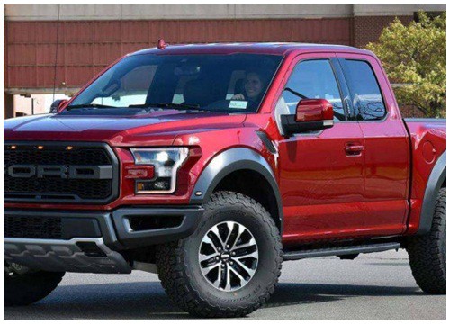 Xe bán tải bán chạy nhất năm 2020: Toyota Hilux hút khách hơn Ford Ranger